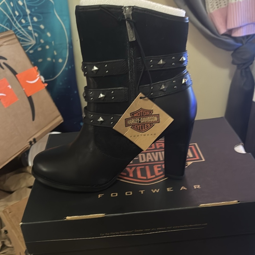 Harley Davidson, leather high heel boots - Picture 3 of 3